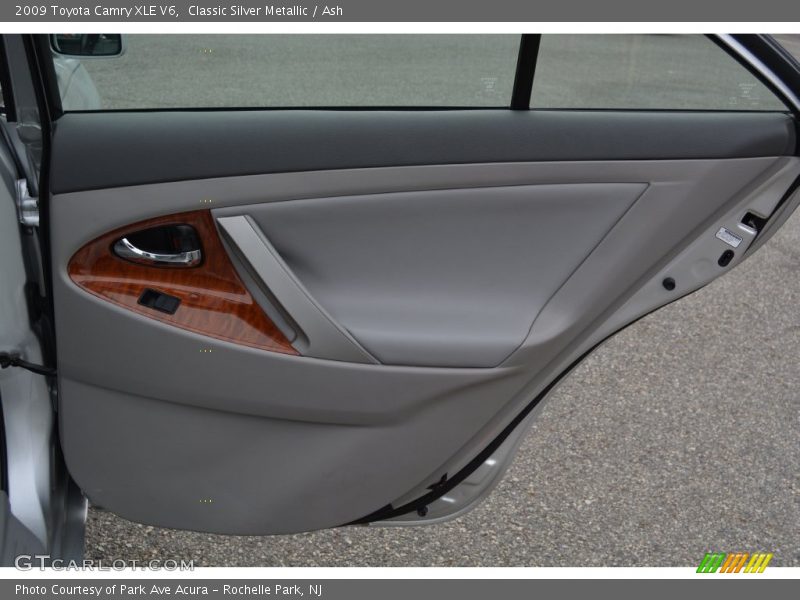 Classic Silver Metallic / Ash 2009 Toyota Camry XLE V6