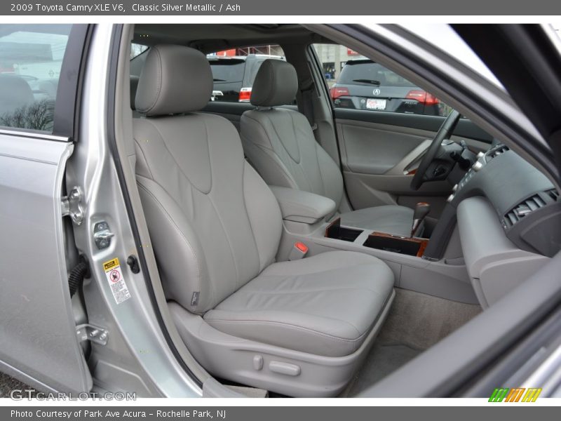 Classic Silver Metallic / Ash 2009 Toyota Camry XLE V6