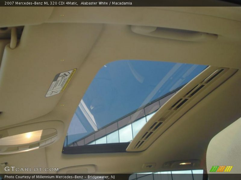 Alabaster White / Macadamia 2007 Mercedes-Benz ML 320 CDI 4Matic