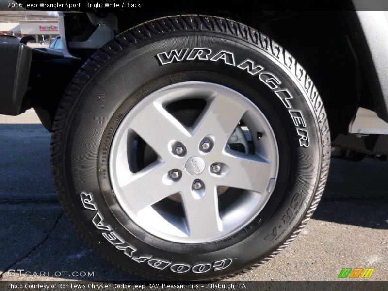 Bright White / Black 2016 Jeep Wrangler Sport