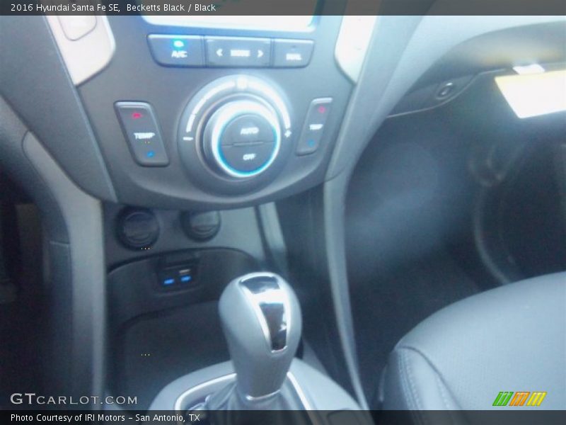 Becketts Black / Black 2016 Hyundai Santa Fe SE