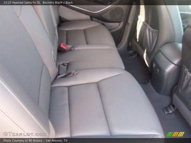 Becketts Black / Black 2016 Hyundai Santa Fe SE