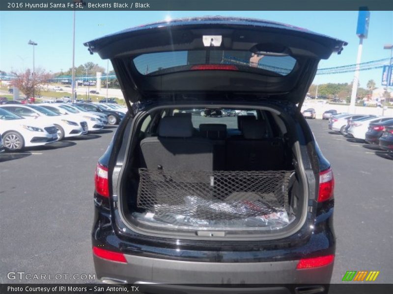 Becketts Black / Black 2016 Hyundai Santa Fe SE
