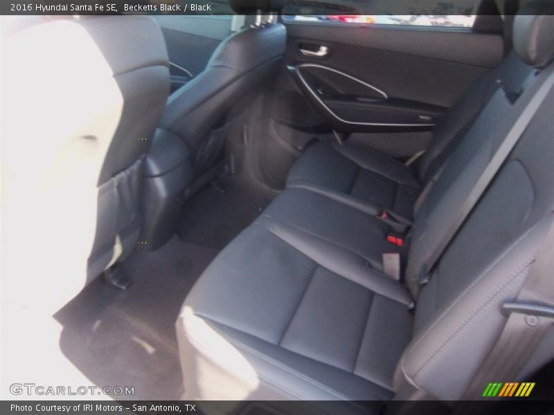 Becketts Black / Black 2016 Hyundai Santa Fe SE