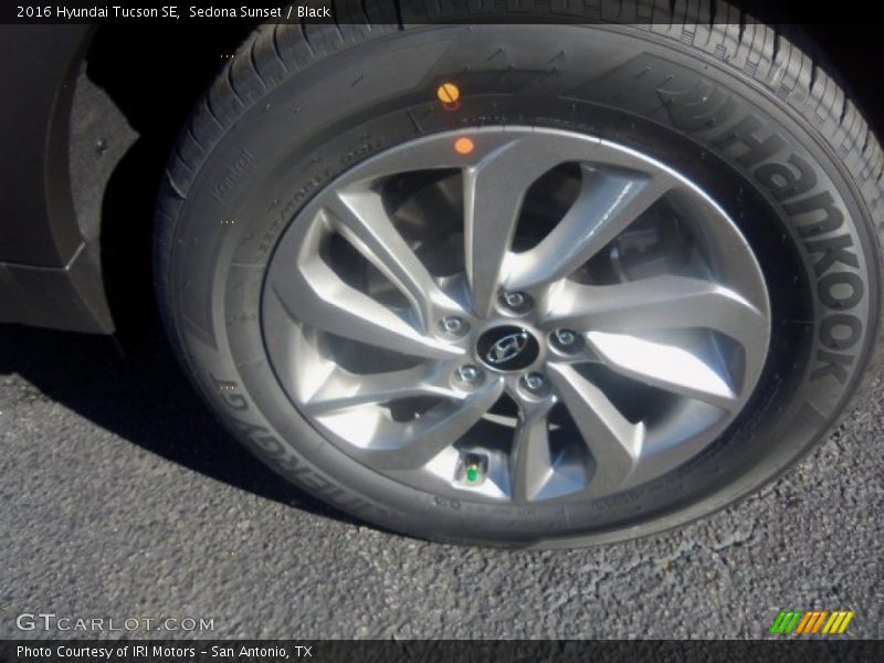 Sedona Sunset / Black 2016 Hyundai Tucson SE