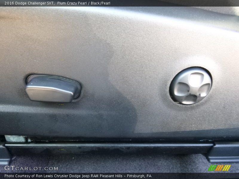 Plum Crazy Pearl / Black/Pearl 2016 Dodge Challenger SXT