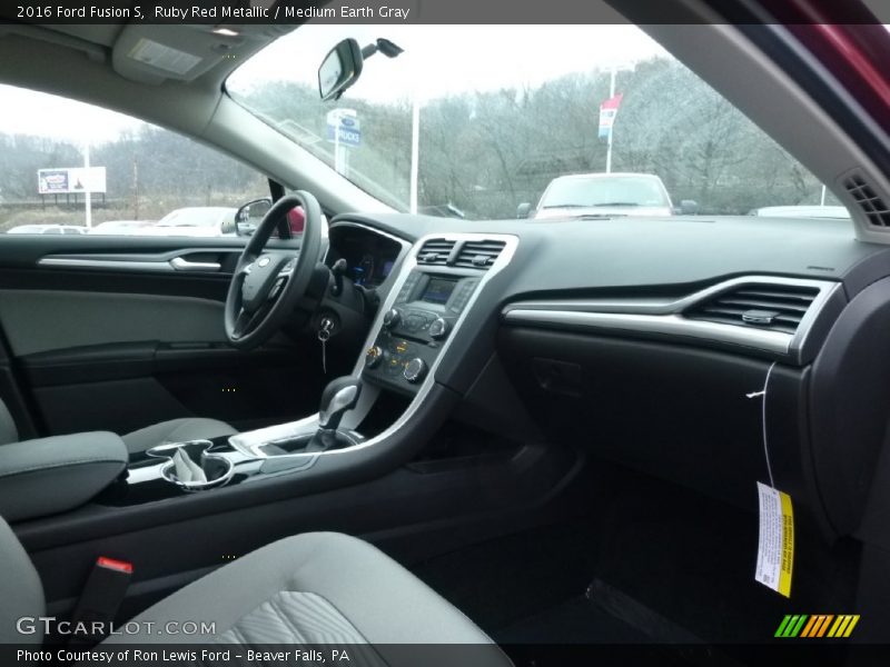 Ruby Red Metallic / Medium Earth Gray 2016 Ford Fusion S