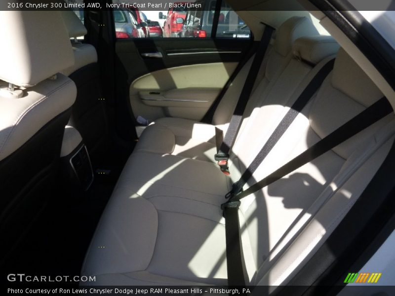 Ivory Tri-Coat Pearl / Black/Linen 2016 Chrysler 300 Limited AWD