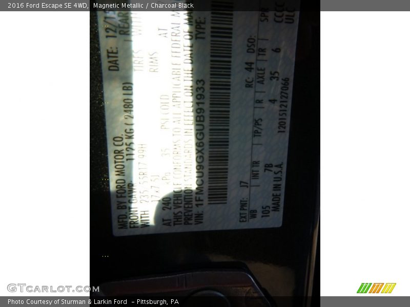 Magnetic Metallic / Charcoal Black 2016 Ford Escape SE 4WD