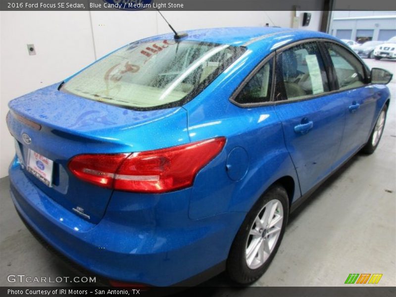 Blue Candy / Medium Light Stone 2016 Ford Focus SE Sedan