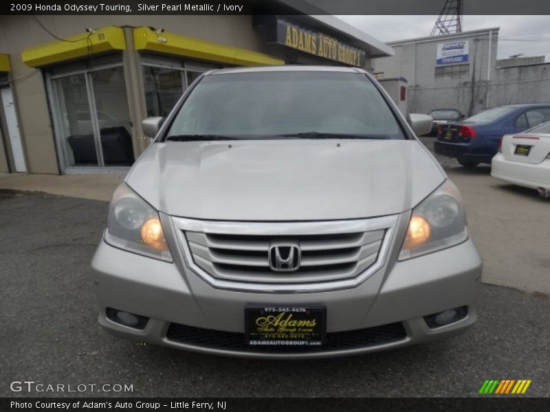 Silver Pearl Metallic / Ivory 2009 Honda Odyssey Touring