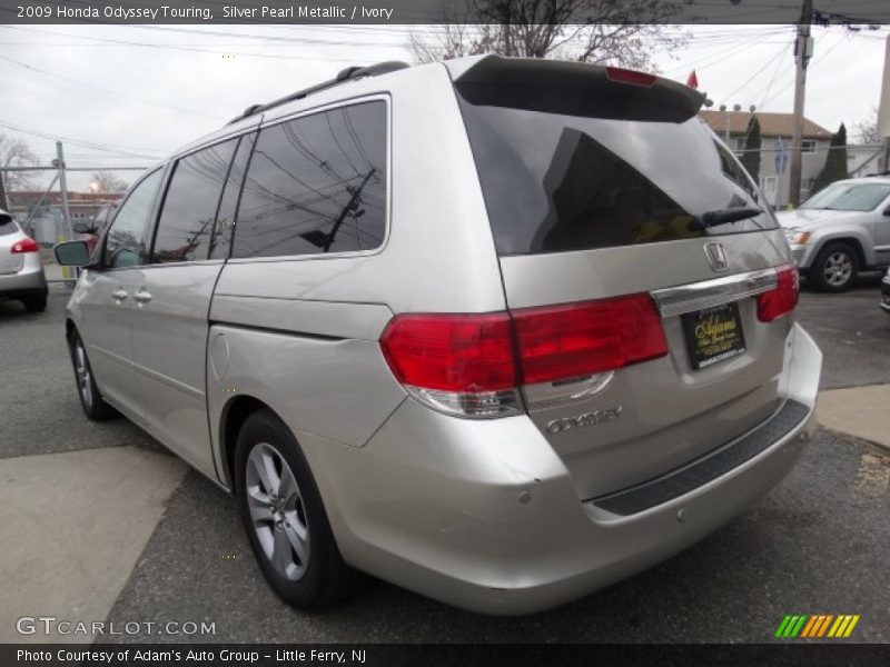 Silver Pearl Metallic / Ivory 2009 Honda Odyssey Touring