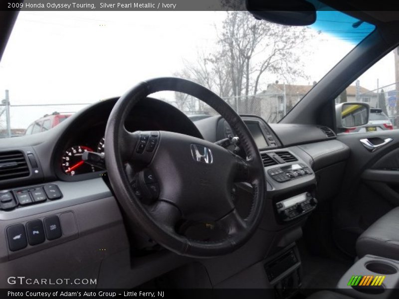 Silver Pearl Metallic / Ivory 2009 Honda Odyssey Touring