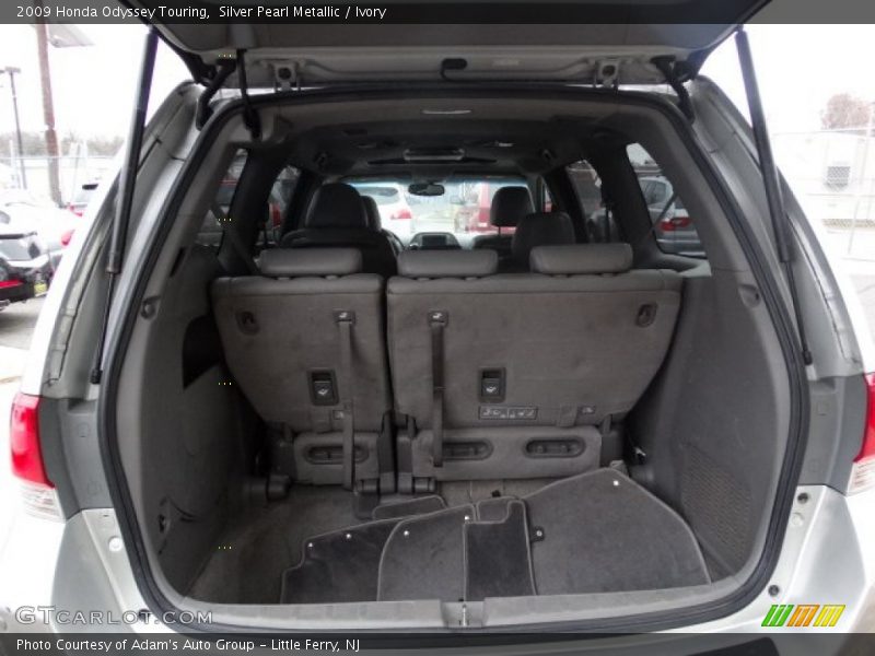 Silver Pearl Metallic / Ivory 2009 Honda Odyssey Touring