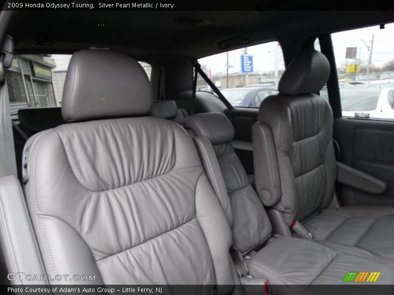 Silver Pearl Metallic / Ivory 2009 Honda Odyssey Touring