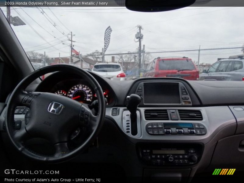 Silver Pearl Metallic / Ivory 2009 Honda Odyssey Touring
