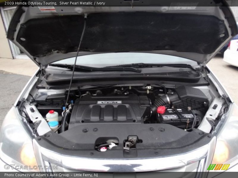 Silver Pearl Metallic / Ivory 2009 Honda Odyssey Touring