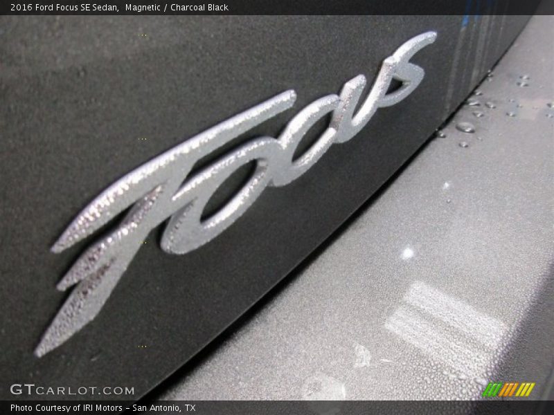 Magnetic / Charcoal Black 2016 Ford Focus SE Sedan