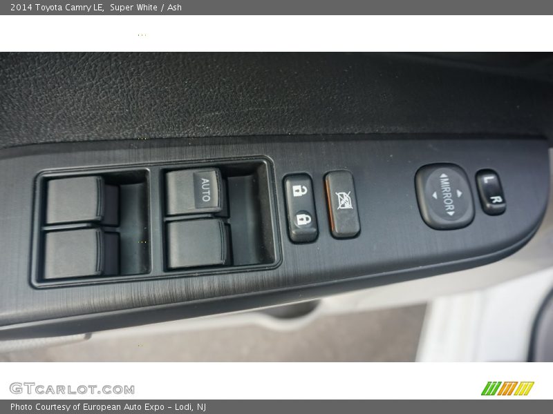 Super White / Ash 2014 Toyota Camry LE