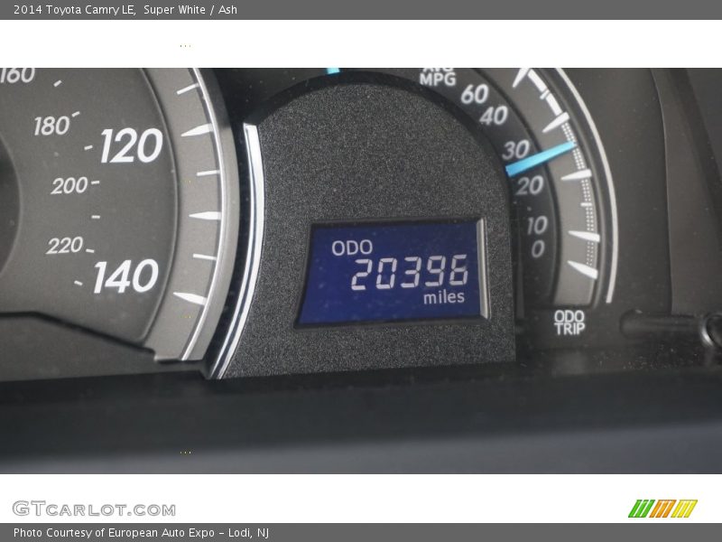 Super White / Ash 2014 Toyota Camry LE