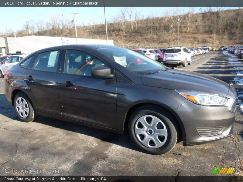 Magnetic / Charcoal Black 2016 Ford Focus S Sedan