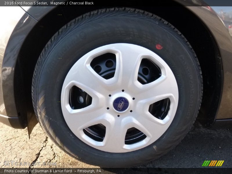 Magnetic / Charcoal Black 2016 Ford Focus S Sedan