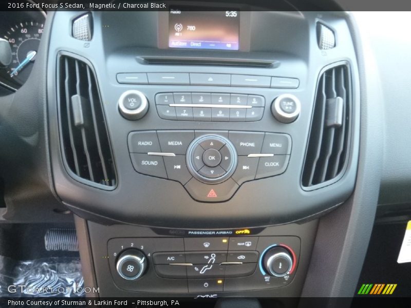 Magnetic / Charcoal Black 2016 Ford Focus S Sedan