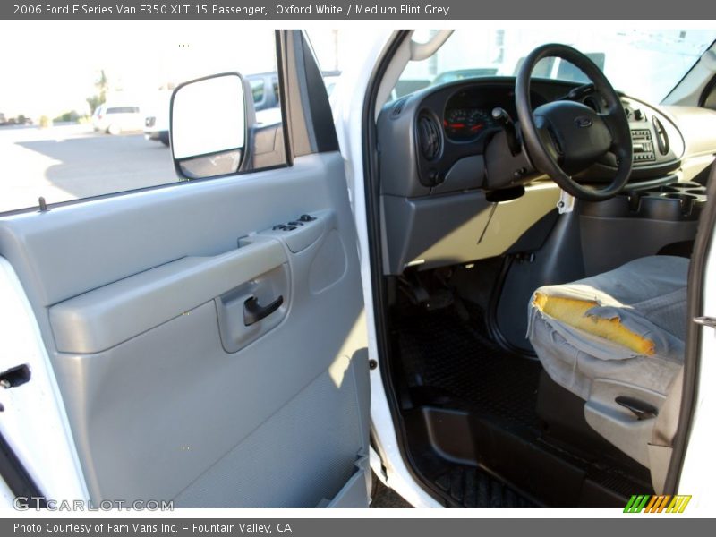 Oxford White / Medium Flint Grey 2006 Ford E Series Van E350 XLT 15 Passenger