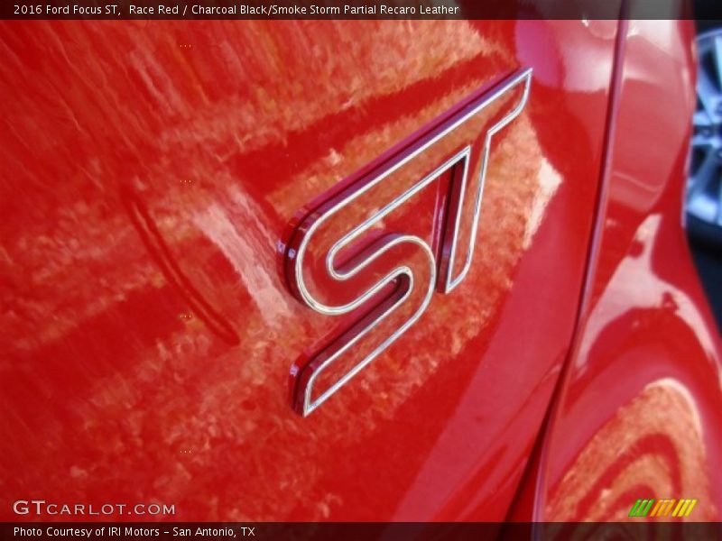 Race Red / Charcoal Black/Smoke Storm Partial Recaro Leather 2016 Ford Focus ST