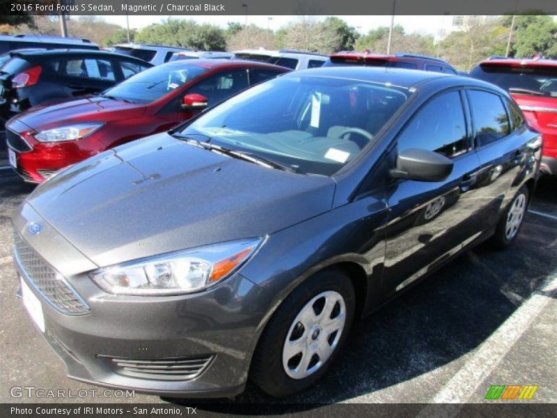 Magnetic / Charcoal Black 2016 Ford Focus S Sedan