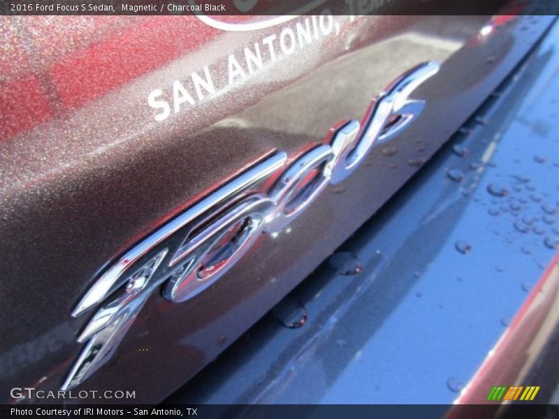 Magnetic / Charcoal Black 2016 Ford Focus S Sedan