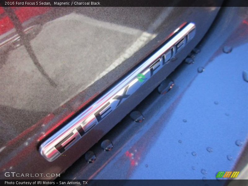 Magnetic / Charcoal Black 2016 Ford Focus S Sedan