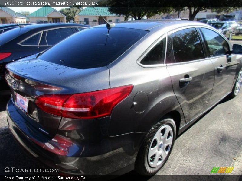 Magnetic / Charcoal Black 2016 Ford Focus S Sedan
