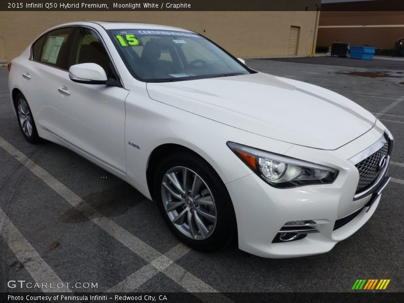 Front 3/4 View of 2015 Q50 Hybrid Premium