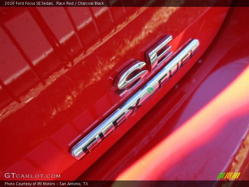 Race Red / Charcoal Black 2016 Ford Focus SE Sedan