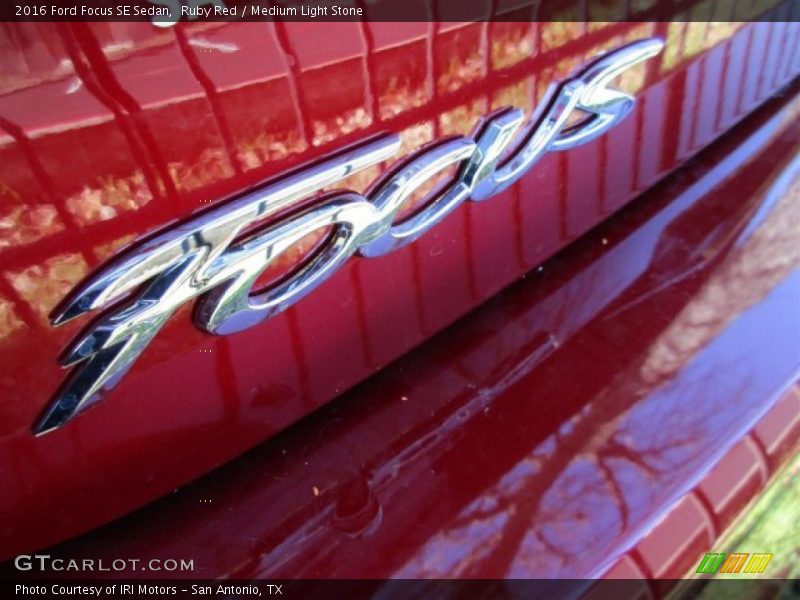 Ruby Red / Medium Light Stone 2016 Ford Focus SE Sedan