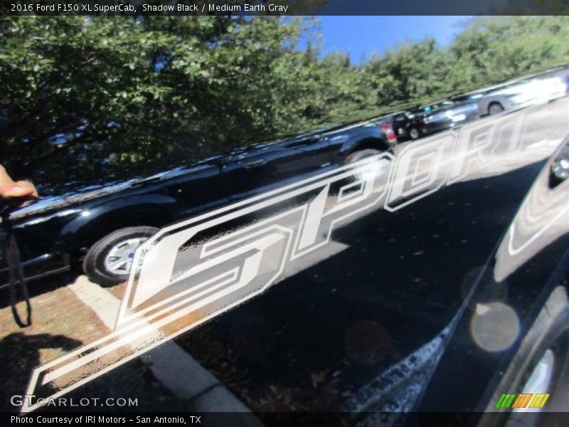 Shadow Black / Medium Earth Gray 2016 Ford F150 XL SuperCab