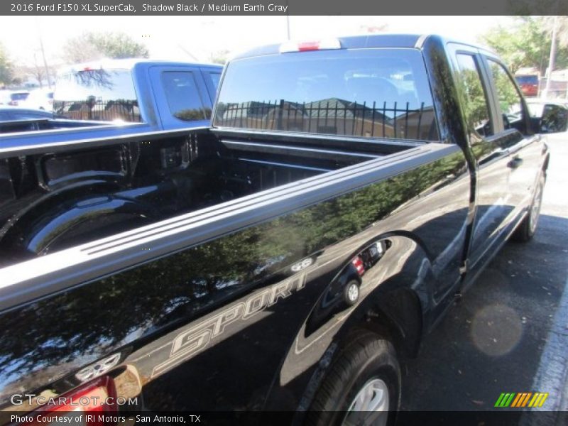 Shadow Black / Medium Earth Gray 2016 Ford F150 XL SuperCab