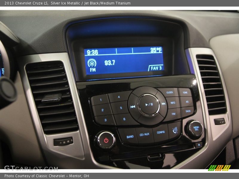 Silver Ice Metallic / Jet Black/Medium Titanium 2013 Chevrolet Cruze LS