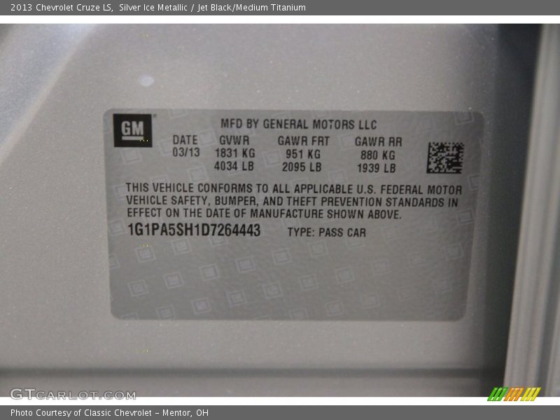 Silver Ice Metallic / Jet Black/Medium Titanium 2013 Chevrolet Cruze LS