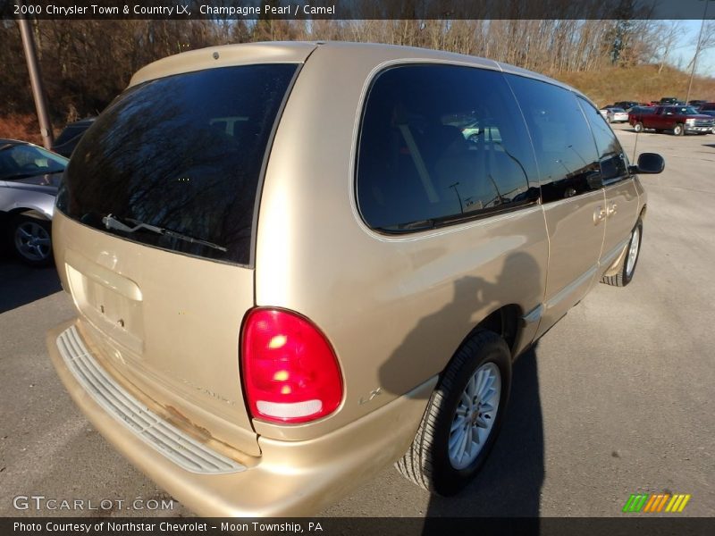 Champagne Pearl / Camel 2000 Chrysler Town & Country LX