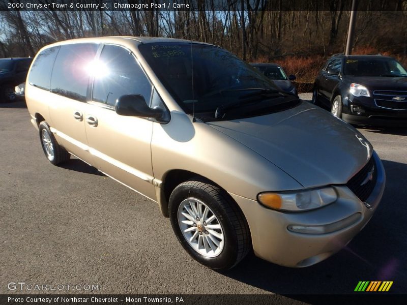 Champagne Pearl / Camel 2000 Chrysler Town & Country LX
