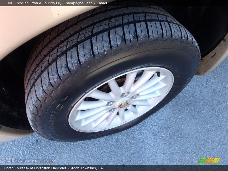 Champagne Pearl / Camel 2000 Chrysler Town & Country LX