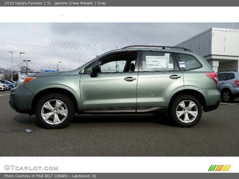 Jasmine Green Metallic / Gray 2016 Subaru Forester 2.5i
