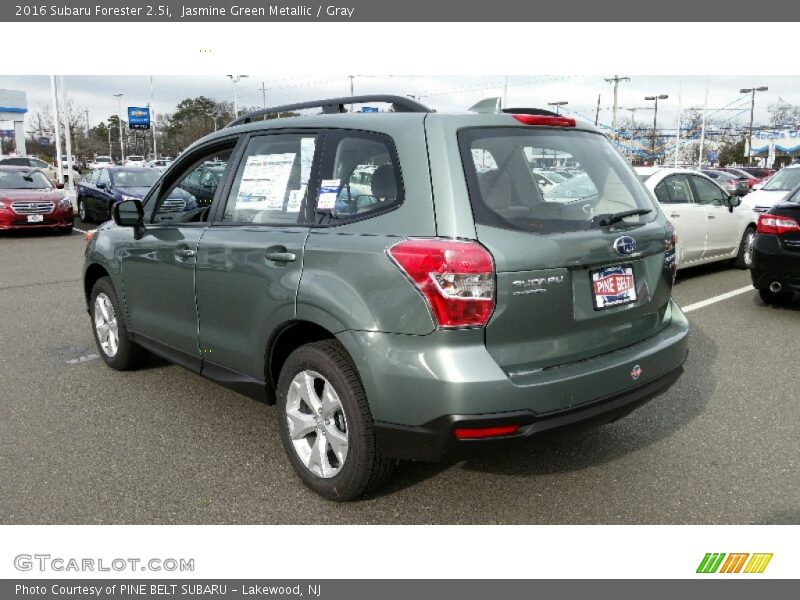 Jasmine Green Metallic / Gray 2016 Subaru Forester 2.5i