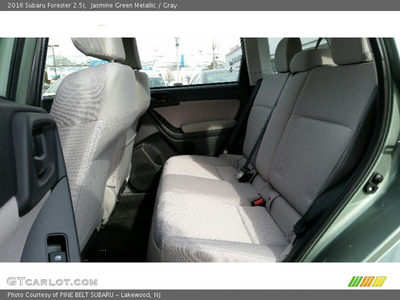 Jasmine Green Metallic / Gray 2016 Subaru Forester 2.5i
