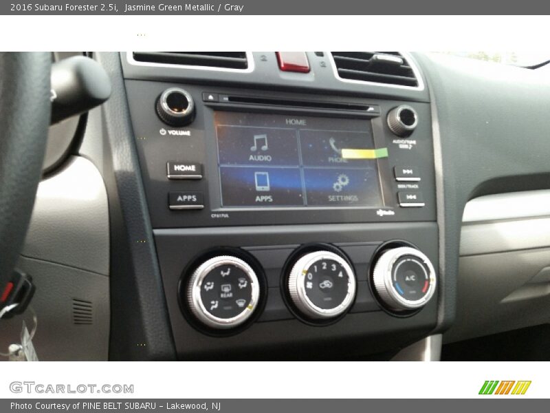 Jasmine Green Metallic / Gray 2016 Subaru Forester 2.5i