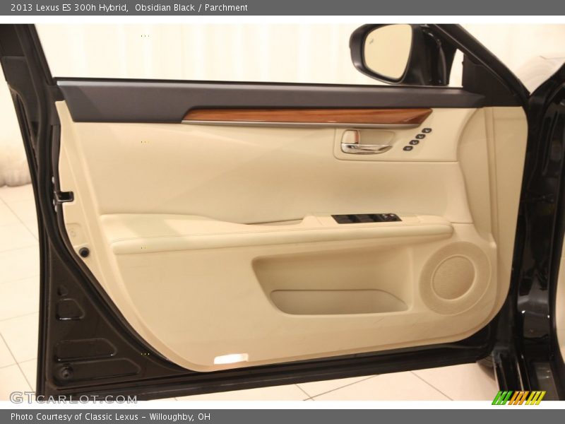 Obsidian Black / Parchment 2013 Lexus ES 300h Hybrid