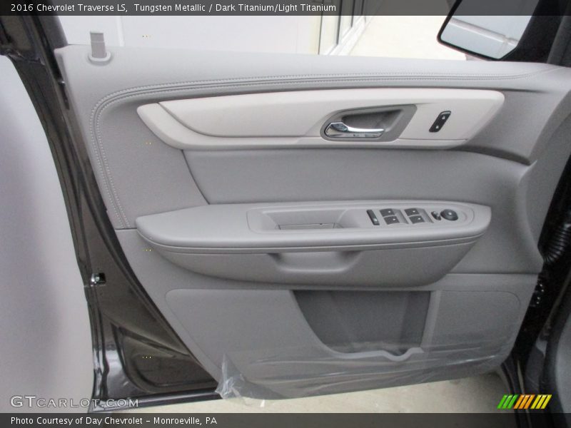 Tungsten Metallic / Dark Titanium/Light Titanium 2016 Chevrolet Traverse LS