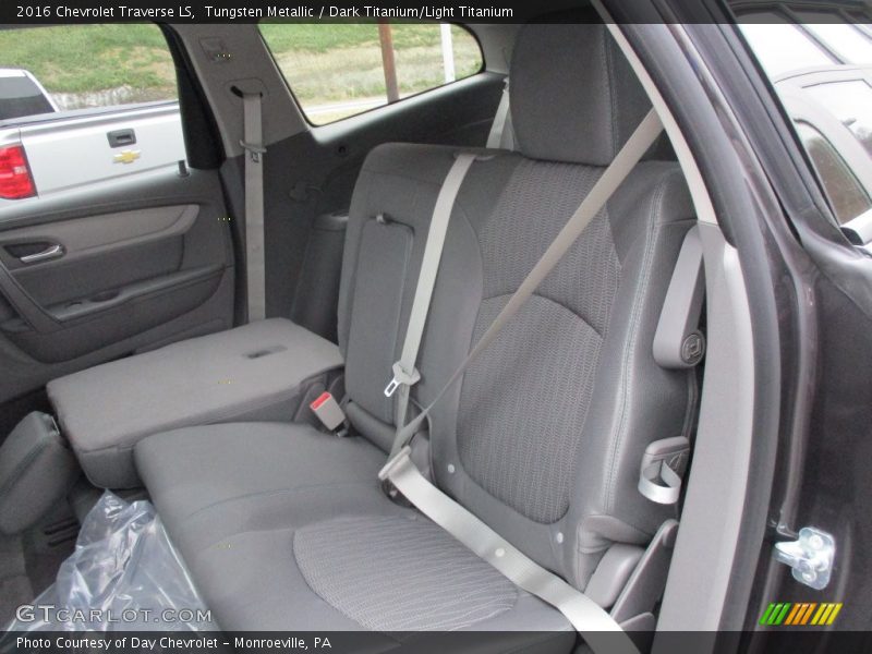 Tungsten Metallic / Dark Titanium/Light Titanium 2016 Chevrolet Traverse LS